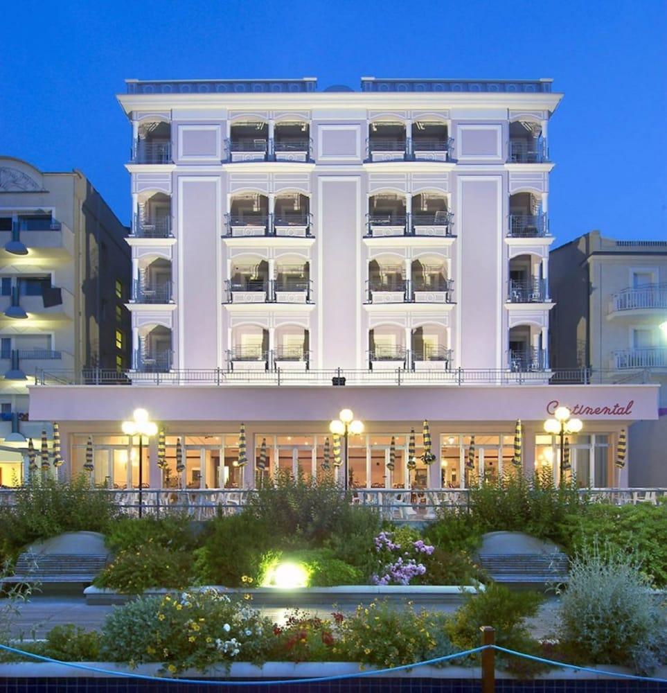 Hotel Continental كاتوليكا المظهر الخارجي الصورة