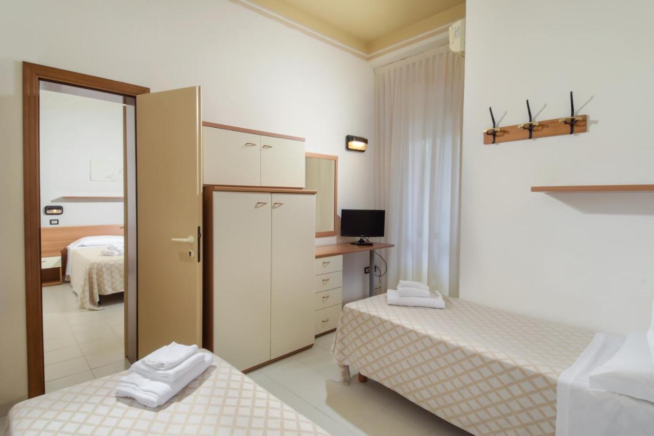 Hotel Continental كاتوليكا المظهر الخارجي الصورة