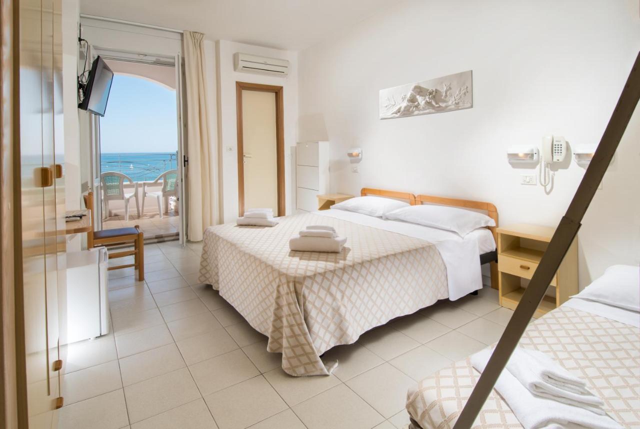 Hotel Continental كاتوليكا المظهر الخارجي الصورة
