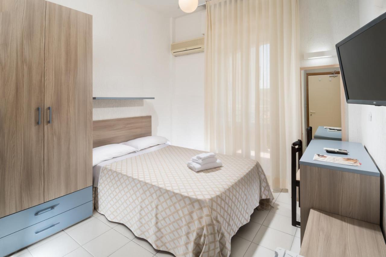Hotel Continental كاتوليكا المظهر الخارجي الصورة