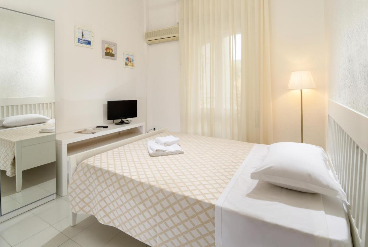 Hotel Continental كاتوليكا المظهر الخارجي الصورة