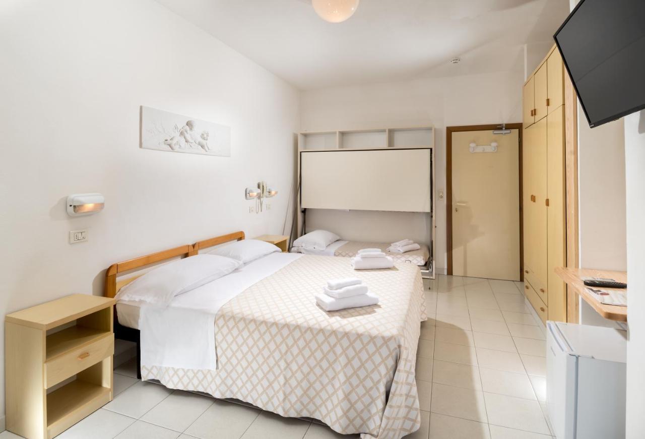 Hotel Continental كاتوليكا المظهر الخارجي الصورة