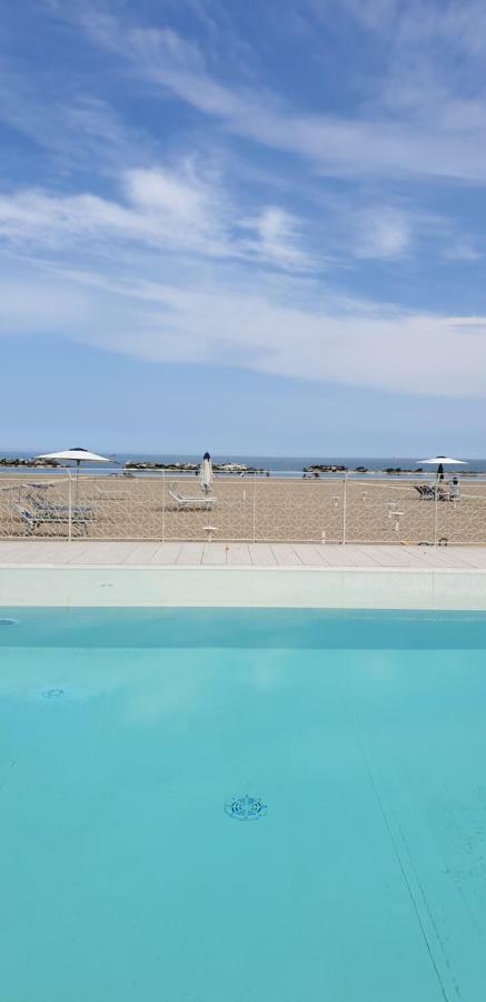 Hotel Continental كاتوليكا المظهر الخارجي الصورة