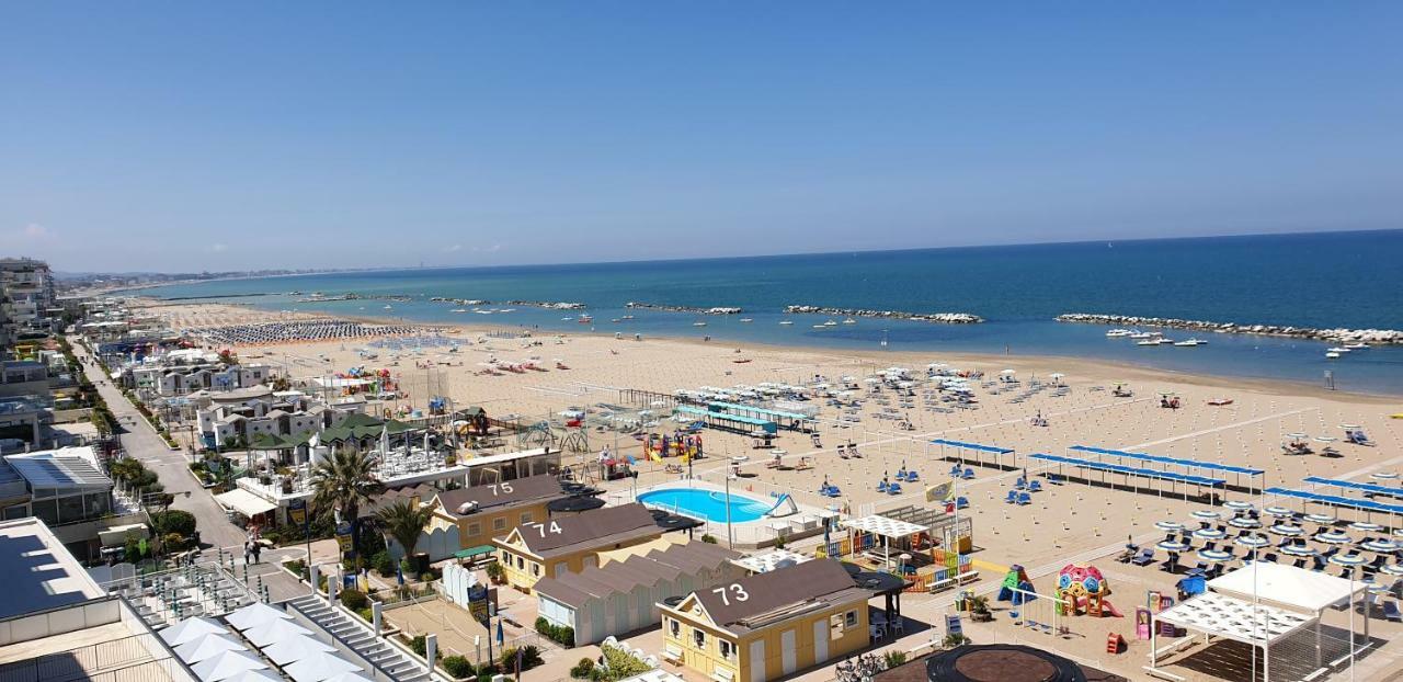 Hotel Continental كاتوليكا المظهر الخارجي الصورة